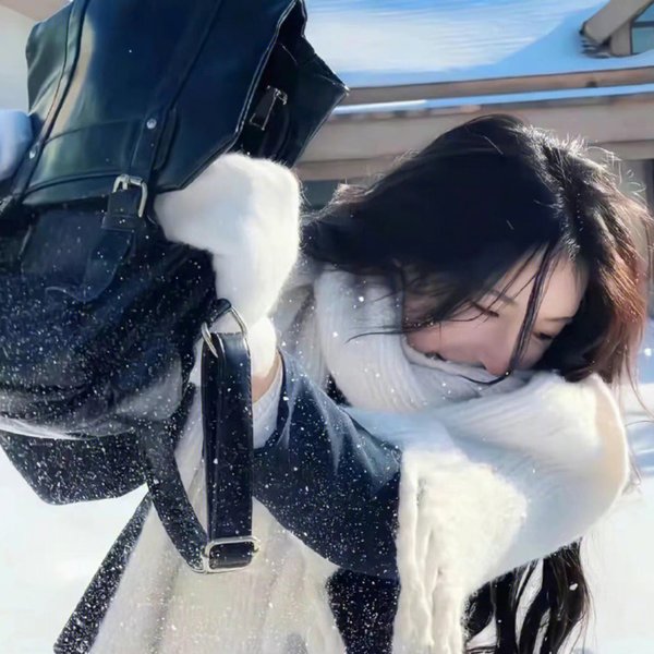 接近无限的白